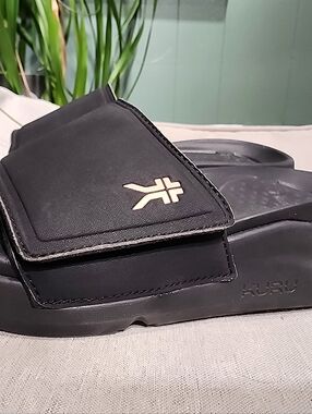 KURU Moment Black Slide Sandals. Plantar Fasciitis. Support